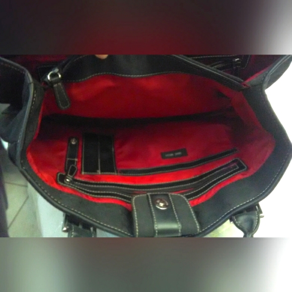 LIKE NEW NINE WEST LARGE SHOULDER BAG BLACK W/ GEOMETRIC DESIGNS UNIQUE POCKETS - Picture 6 of 9